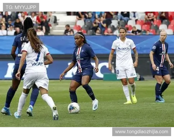 大巴黎女足对阵里昂精彩视频回顾与比赛亮点分析